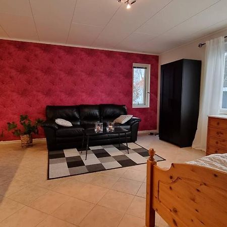 Quiet And Comfy With Swimming Pool Apartment Onsala Exterior photo